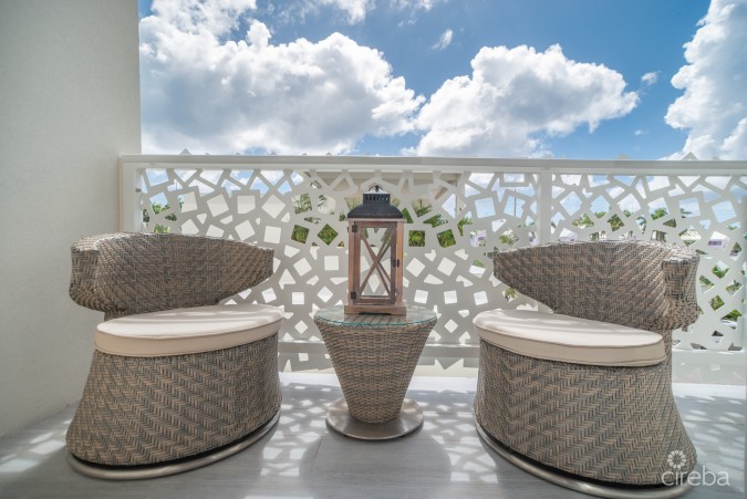 STUDIO PARADISUM AT THE GROVE