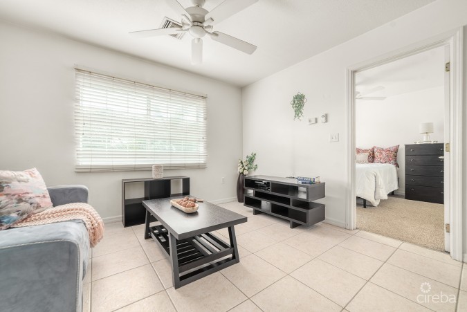 LAKESIDE 1 BED / 1 BATH NEAR CAMANA BAY