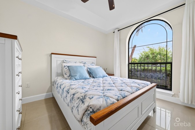 COMPLETE RENOVATED LANTERN POINT 2 BED/2 BATH