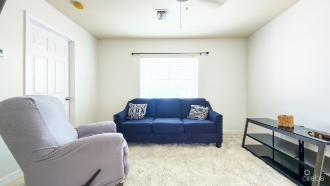 LAKESIDE PENTHOUSE 2 BED