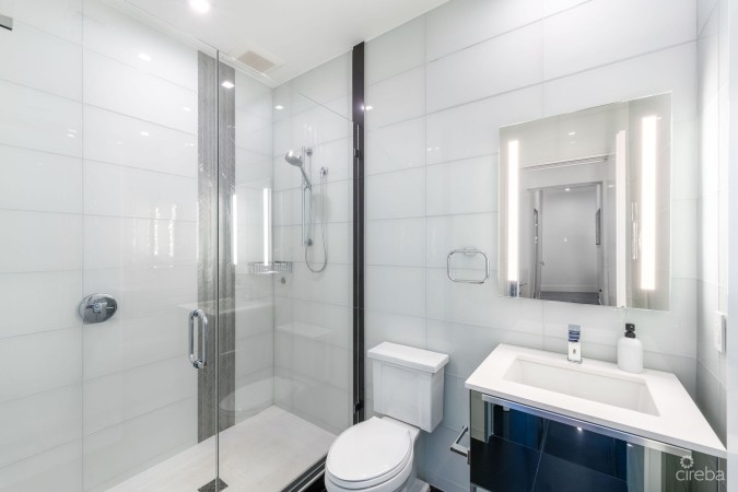 FIN 27, OCEANFRONT CONDO