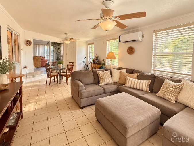 4 BEDROOM DOUBLE LOT HOME  IN PROSPECT