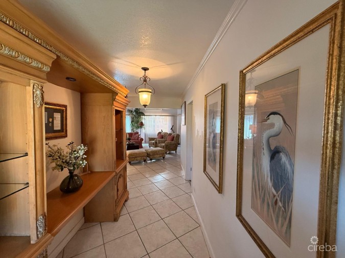 4 BEDROOM DOUBLE LOT HOME  IN PROSPECT