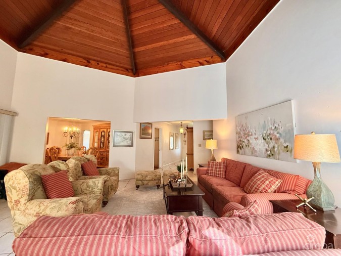 4 BEDROOM DOUBLE LOT HOME  IN PROSPECT