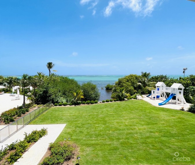 AURA 2 BED PLUS DEN, 2.5 BATH TOWNHOUSE