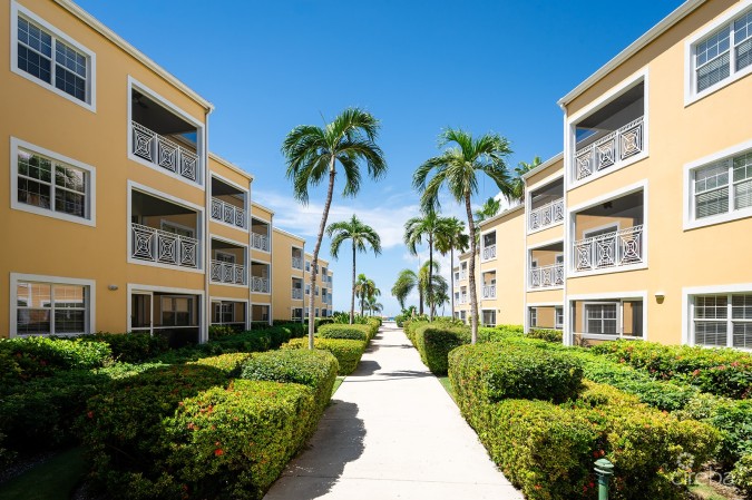 REGAL BEACH CLUB #124