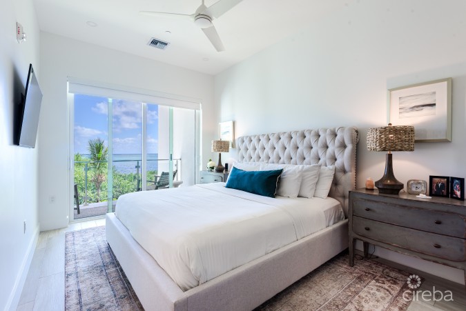 AURA 2 BED PLUS DEN, 2.5 BATH TOWNHOUSE
