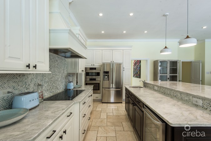 SEVEN MILE BEACH CORRIDOR FAMILY HOME