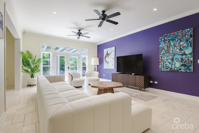 SEVEN MILE BEACH CORRIDOR FAMILY HOME