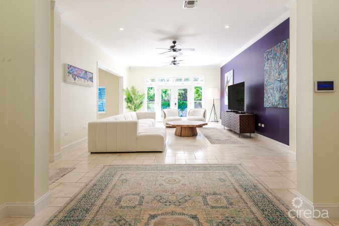 SEVEN MILE BEACH CORRIDOR FAMILY HOME