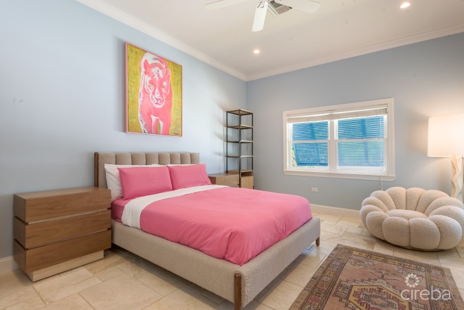 SEVEN MILE BEACH CORRIDOR FAMILY HOME