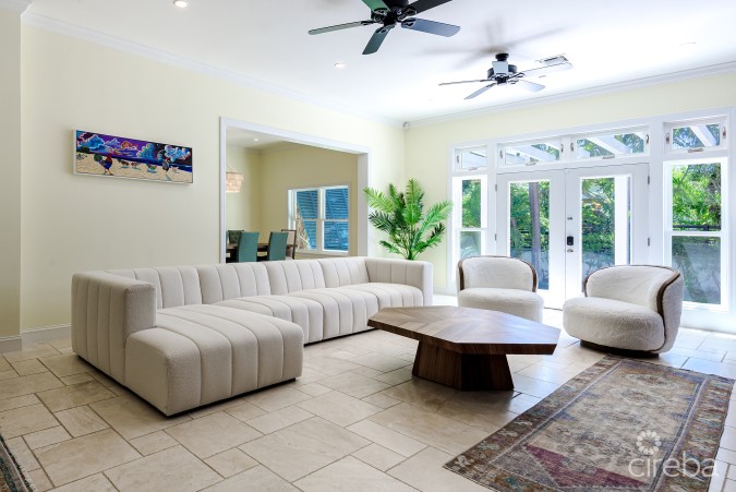 SEVEN MILE BEACH CORRIDOR FAMILY HOME