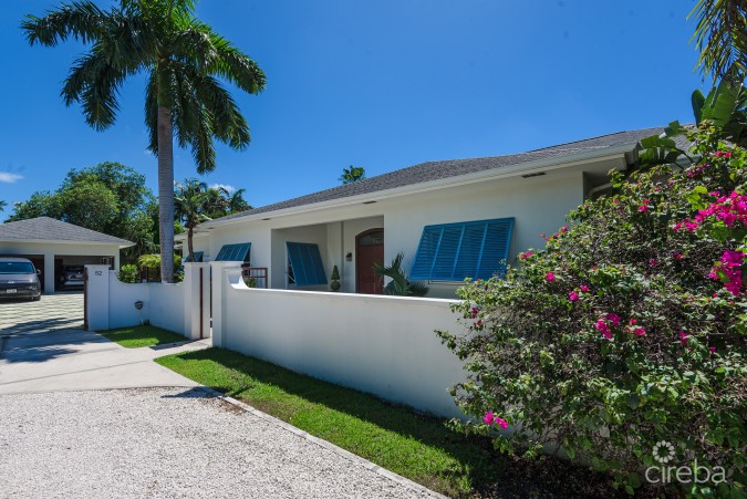 SEVEN MILE BEACH CORRIDOR FAMILY HOME