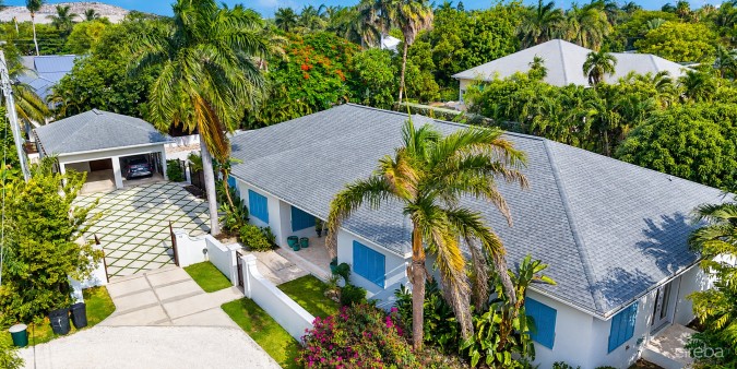 SEVEN MILE BEACH CORRIDOR FAMILY HOME