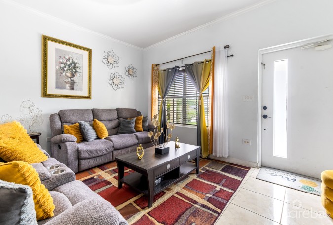 56 FAITH AVENUE - 3 BED / 2 BATH SINGLE FAMILY HOME