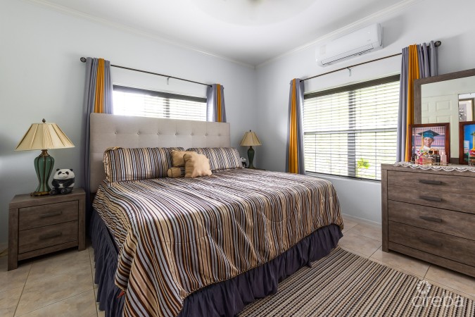56 FAITH AVENUE - 3 BED / 2 BATH SINGLE FAMILY HOME