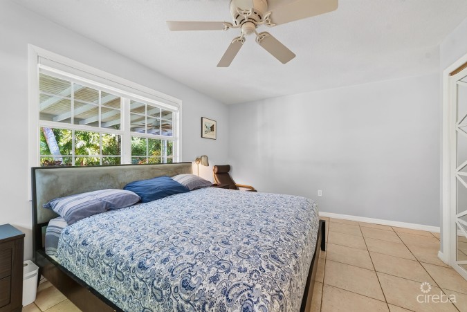 RARE DOUBLE-LOT OASIS BUNGALOW  WITH POOL IN SNUG HARBOUR