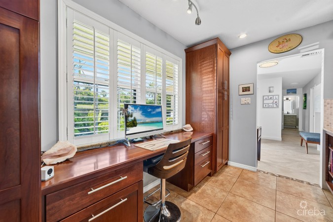 RARE DOUBLE-LOT OASIS BUNGALOW  WITH POOL IN SNUG HARBOUR