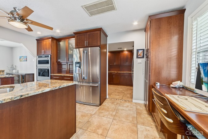 RARE DOUBLE-LOT OASIS BUNGALOW  WITH POOL IN SNUG HARBOUR