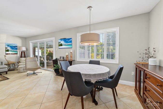 RARE DOUBLE-LOT OASIS BUNGALOW  WITH POOL IN SNUG HARBOUR