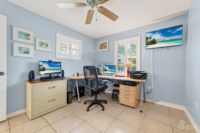 RARE DOUBLE-LOT OASIS BUNGALOW  WITH POOL IN SNUG HARBOUR