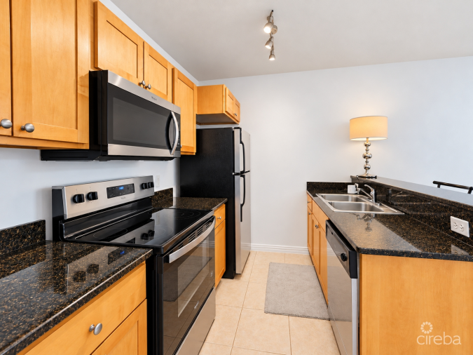 LAKESIDE VILLAS E-140