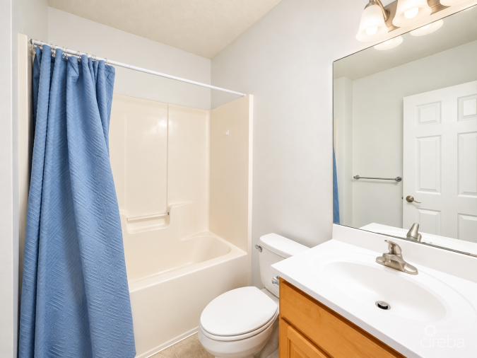 LAKESIDE VILLAS E-140
