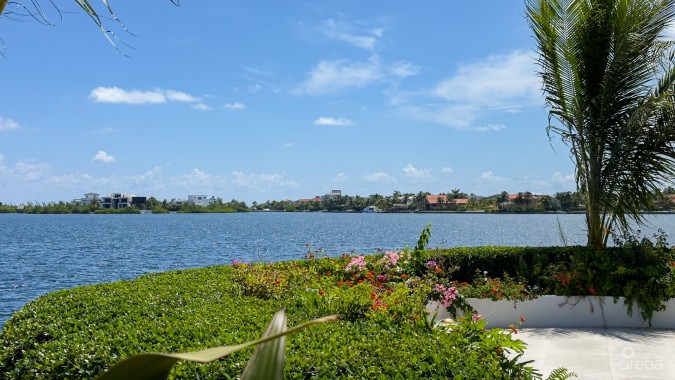 GOVERNORS HARBOUR OCEANFRONT HOME