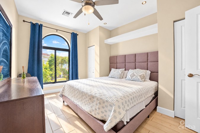 2 BEDROOM SAN SEBASTIAN TOWNHOUSE