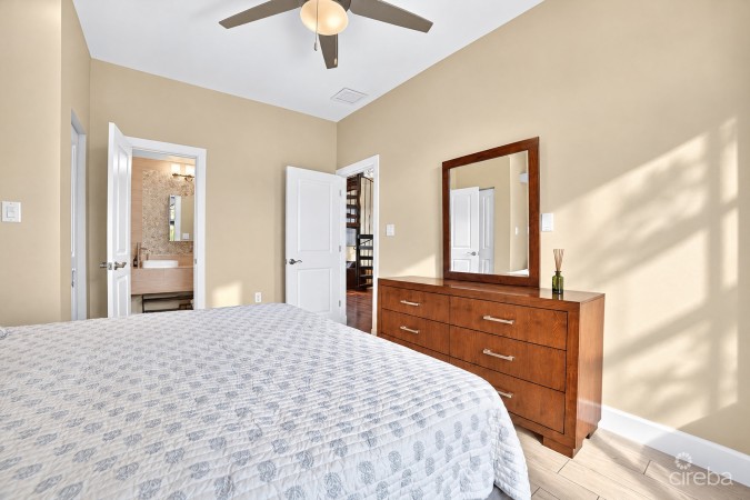 2 BEDROOM SAN SEBASTIAN TOWNHOUSE