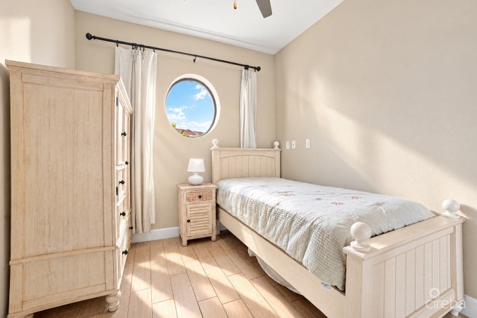 2 BEDROOM SAN SEBASTIAN TOWNHOUSE