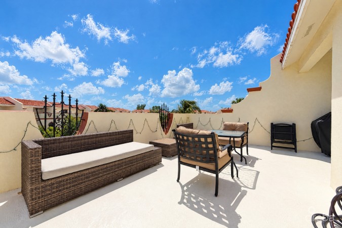 2 BEDROOM SAN SEBASTIAN TOWNHOUSE