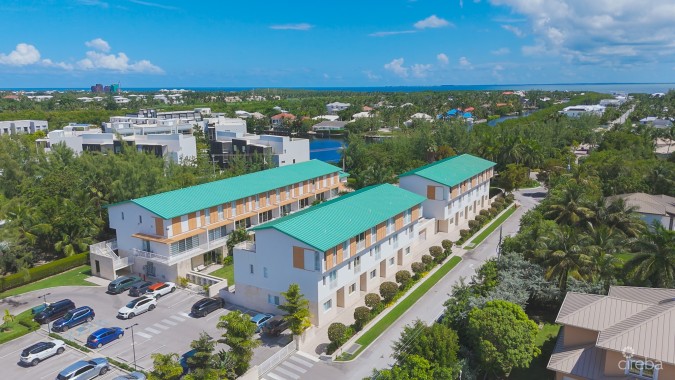 PLYMOUTH 3 BEDROOM CORNER TOWNHOUSE - 7 MILE BEACH CORRIDOR