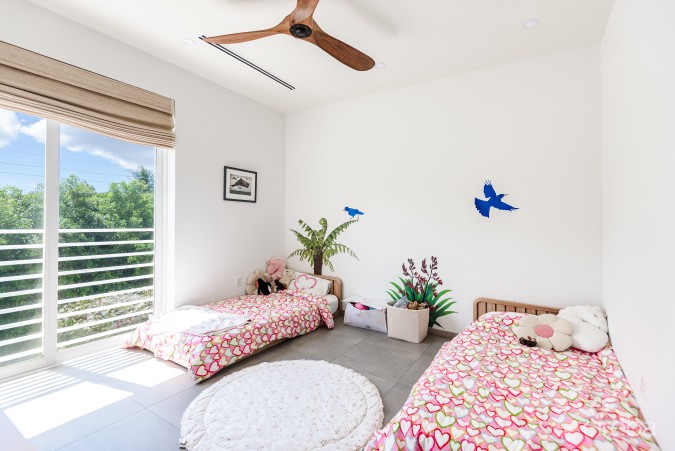 PLYMOUTH 3 BEDROOM CORNER TOWNHOUSE - 7 MILE BEACH CORRIDOR