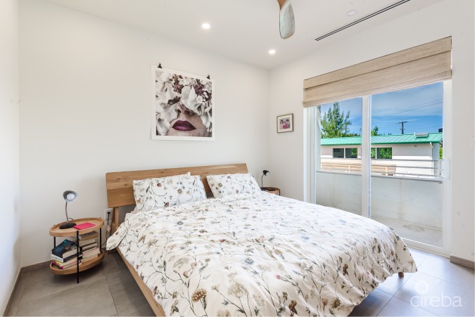 PLYMOUTH 3 BEDROOM CORNER TOWNHOUSE - 7 MILE BEACH CORRIDOR