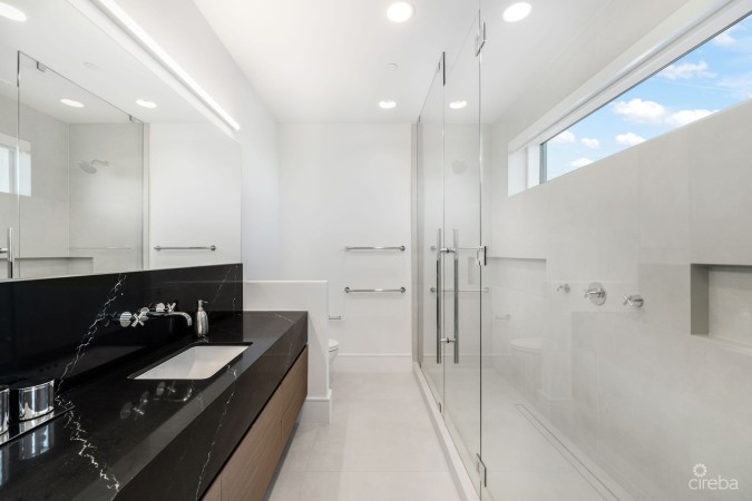 AQUA RESIDENCE 2 - LUXURY SEVEN MILE BEACH CONDO