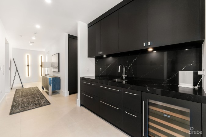 AQUA RESIDENCE 2 - LUXURY SEVEN MILE BEACH CONDO