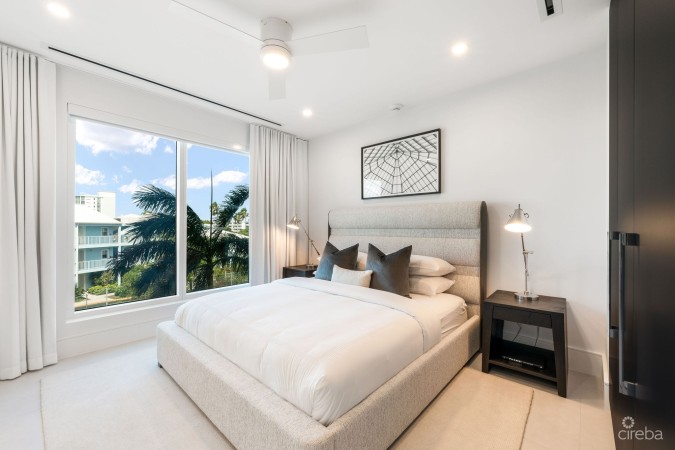 AQUA RESIDENCE 2 - LUXURY SEVEN MILE BEACH CONDO